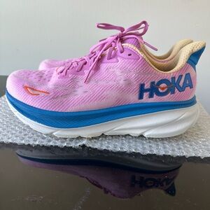 Hoka Clifton 9 Women’s Vibrant Pink and Blue Sneakers